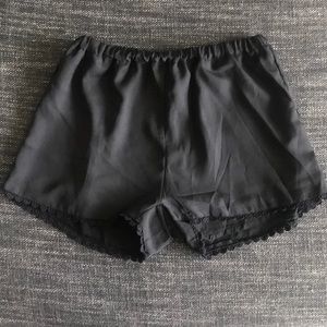 Brandy Melville black shorts